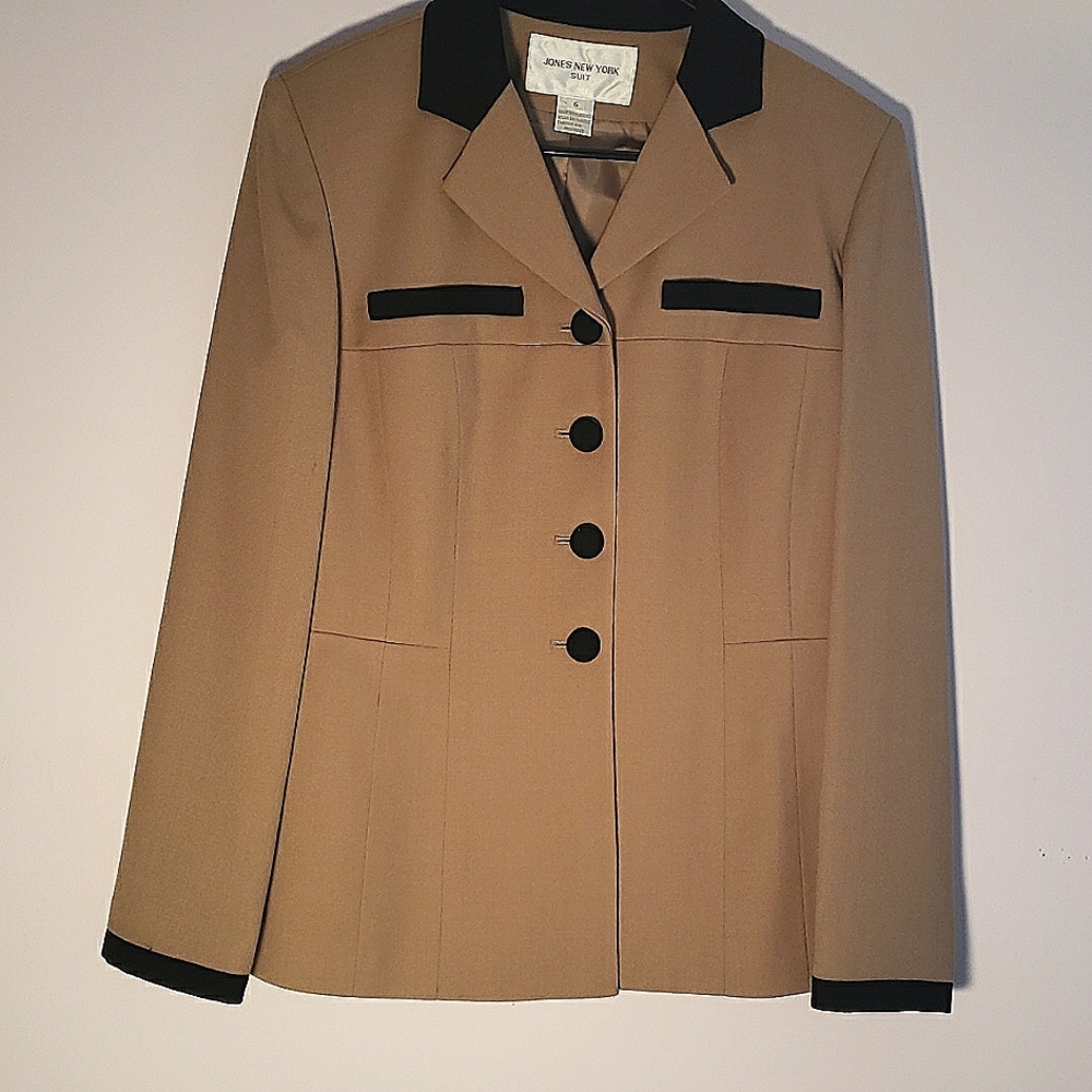 Vintage Jones New York Suit 2 piece size 6